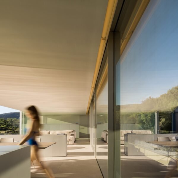 Casa Aire | Fran Silvestre Arquitectos (Fernando Guerra)