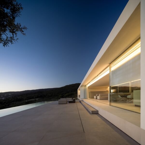 Casa Aire | Fran Silvestre Arquitectos (Fernando Guerra)