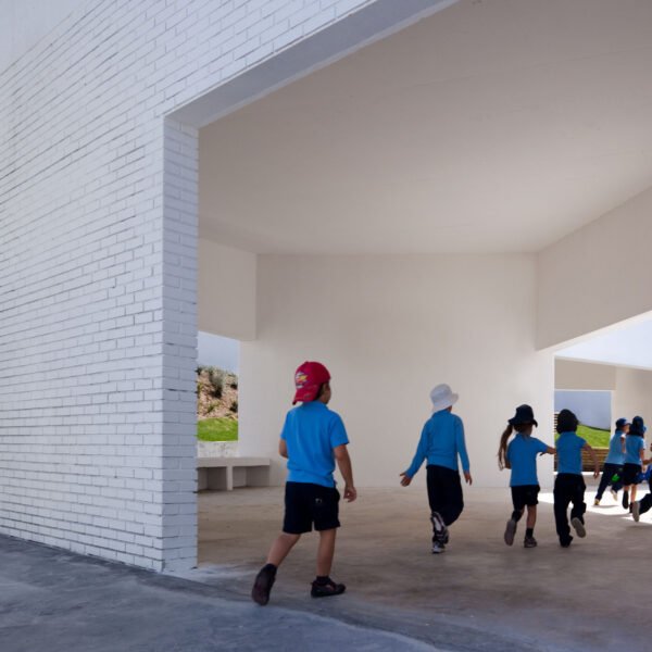 PROMONTORIO - Parque Kindergarten (Fernando Guerra)