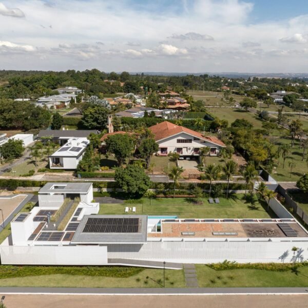 BLOCO Arquitetos - Casa de Ladrillos Blancos (Joana França)