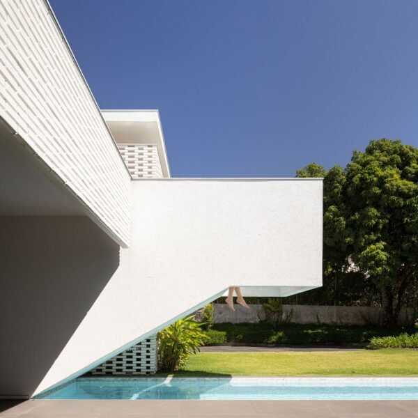 BLOCO Arquitetos - Casa de Ladrillos Blancos (Joana França)