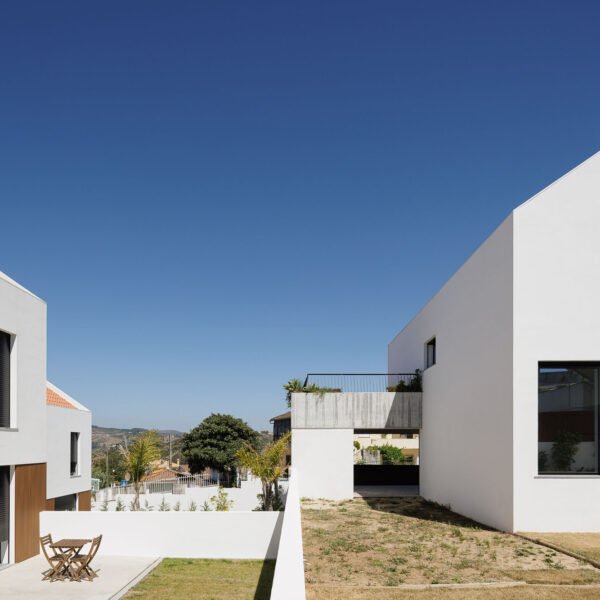 Esquissos - Arquitectura e Consultoria - Casa BD (Ivo Tavares)