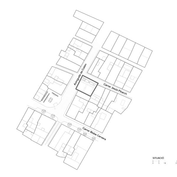 Mentrestant Arquitectura Cooperativa - Plaza de la Cisterna (Alejandro Gomez-Vives)