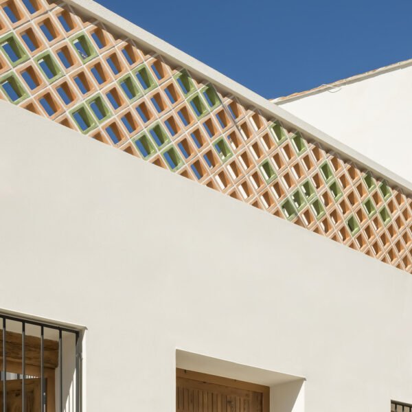 Montse Vicent + mmarq arquitectura y urbanismo + Ambau - Casa en el Cabanyal (Germán Cabo)