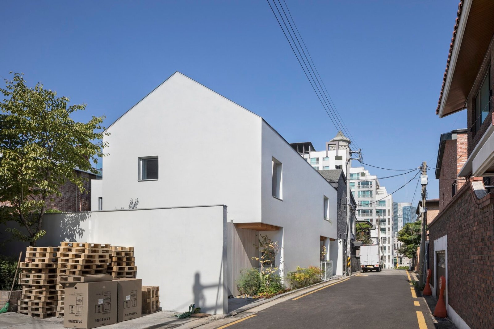 Soltozibin Architects - Seoripul Tree House (Yoon Joonhwan)