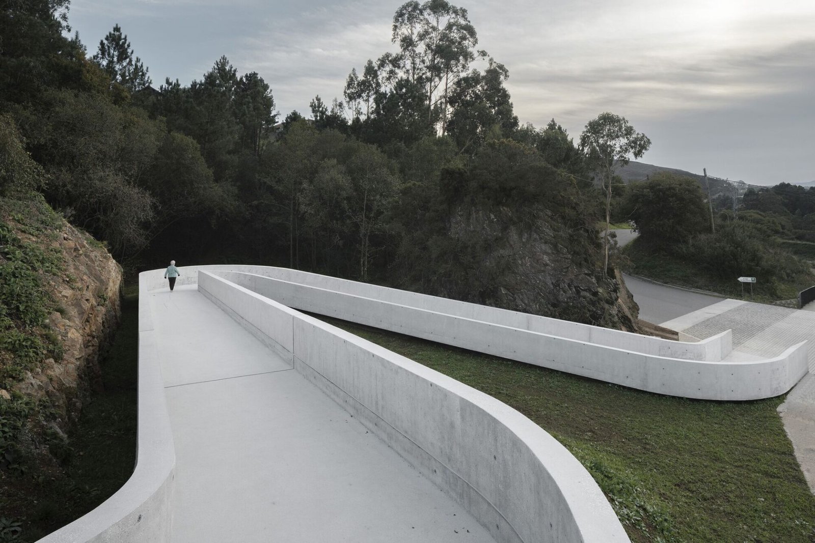 CREUSeCARRASCO Arquitectos - Rampa - Llegada del camino francés a Santiago (Luis Díaz Díaz)