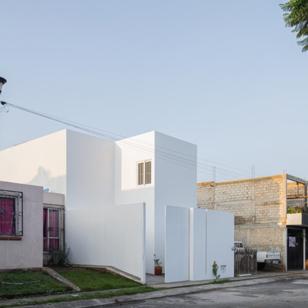 COTAPAREDES Arquitectos - Casa Blanca (Raúl Hernández)