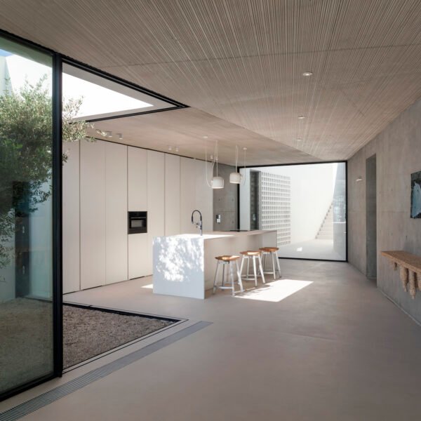 A31 Architecture - Residencia Latypi (Yiannis Hadjiaslanis, George Fakaros)