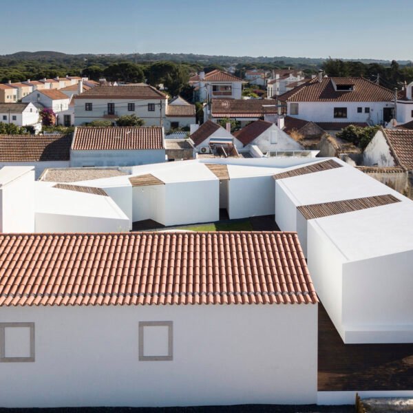 Fábio Ferreira Neves - Casa Pátio do Meco (Nelson Garrido)