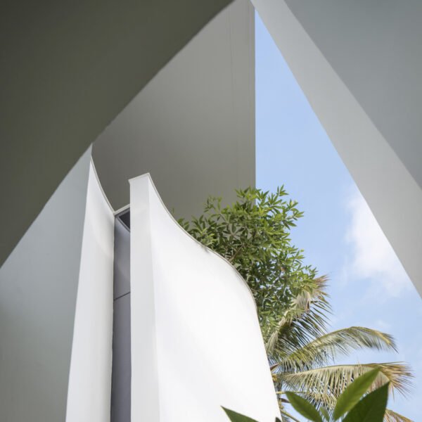 Suva Architects - Casa de Curvas Susurrantes (Ekansh Goel)