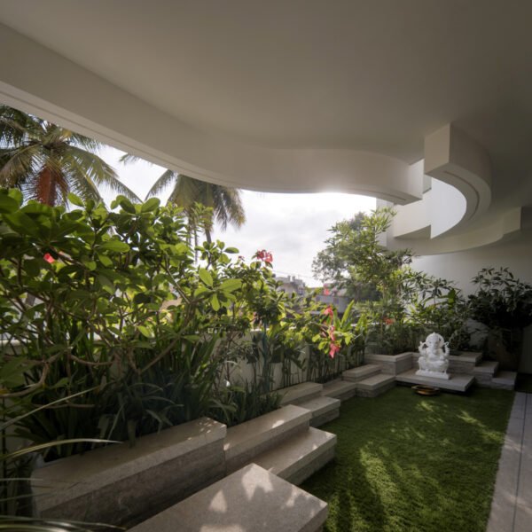 Suva Architects - Casa de Curvas Susurrantes (Ekansh Goel)