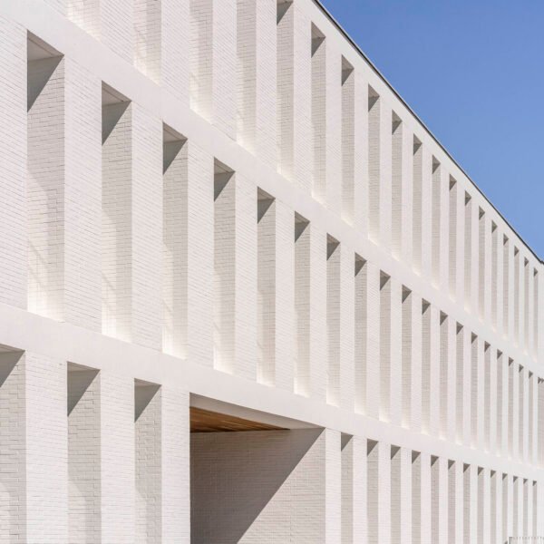 Tuñón y Albornoz - Edificio de Ladrillo Universidad Francisco de Vitoria (Luis Asín)