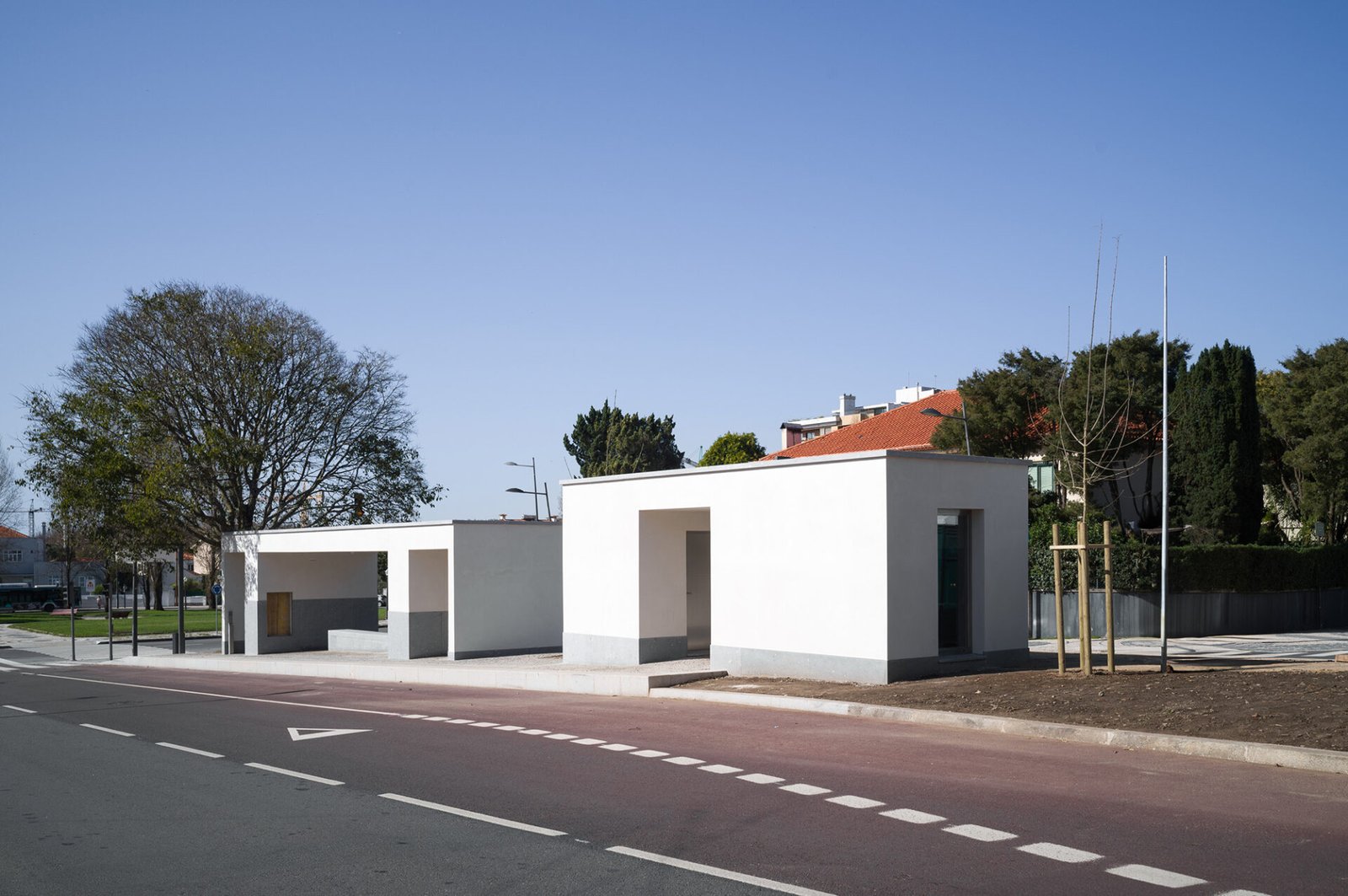 3 Paradas MetroBus Avenida Marechal Gomes da Costa | Álvaro Siza (Pedro Cardigo)