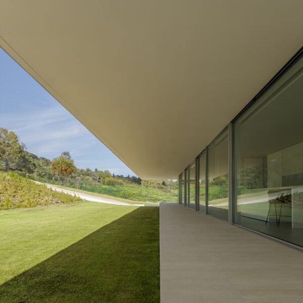 Casa en Sotogrande | Fran Silvestre Arquitectos (Fernando Guerra)