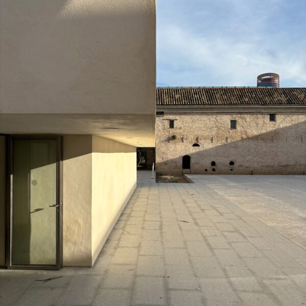 Reina & Asociados - Adecuación del Claustro de Legos del Monasterio de Santa María de las Cuevas (Fernando Alda)