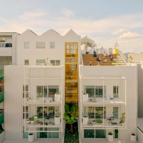 Austin Maynard Architects - ParkLife Apartment Building (Tom Ross)