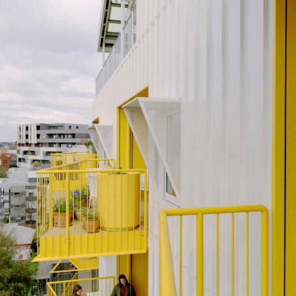 Austin Maynard Architects - ParkLife Apartment Building (Tom Ross)