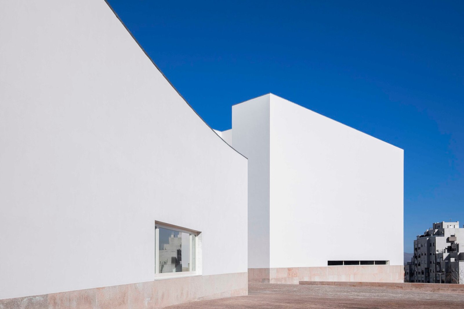 Álvaro Siza - Iglesia Marco de Canaveses (João Vitor Sarturi)