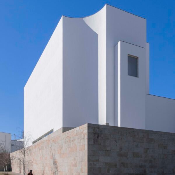 Álvaro Siza - Iglesia Marco de Canaveses (João Vitor Sarturi)