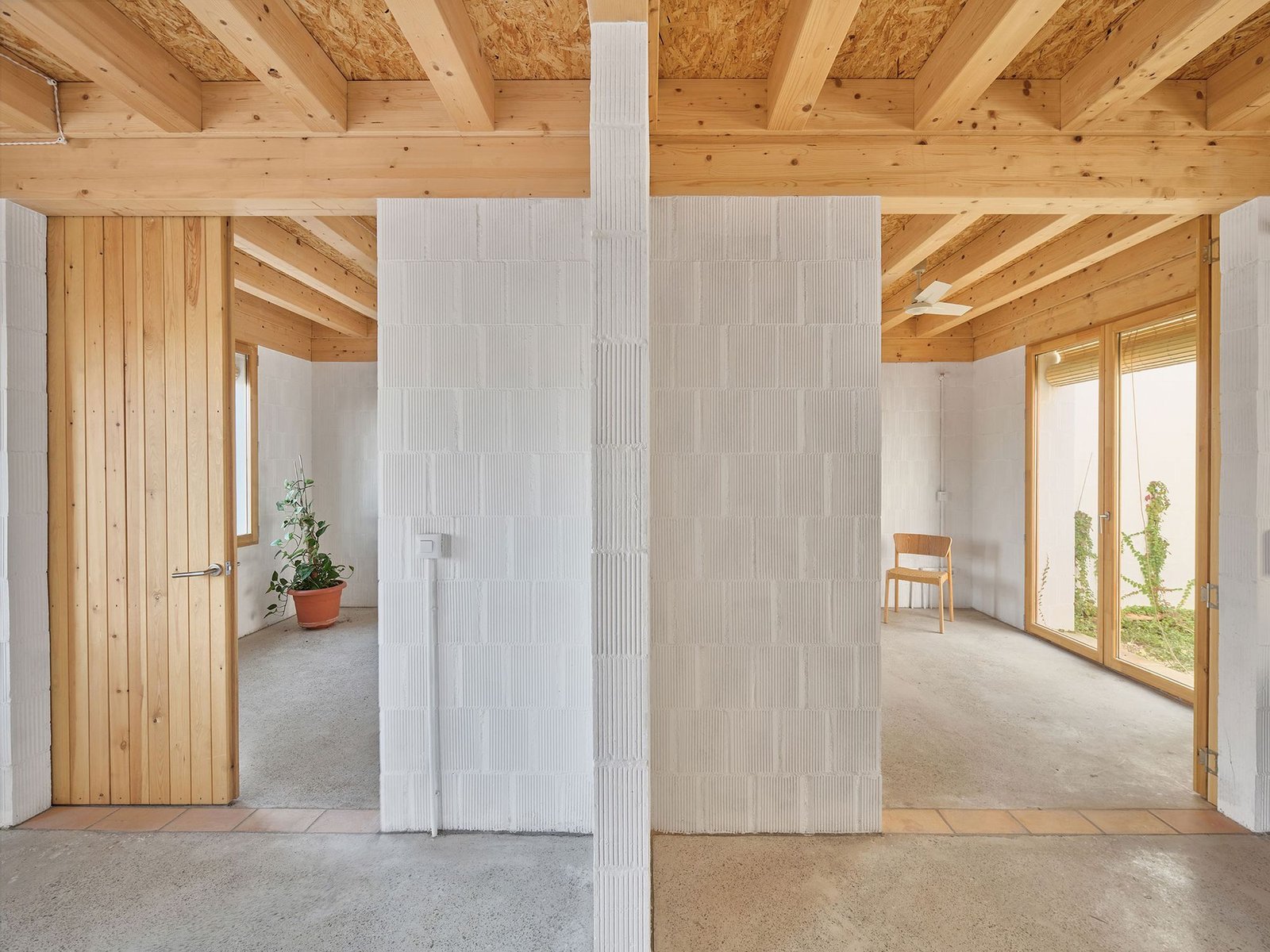 Carles Enrich Studio - 11 Viviendas sociales en Palma de Mallorca (Adrià Goula)