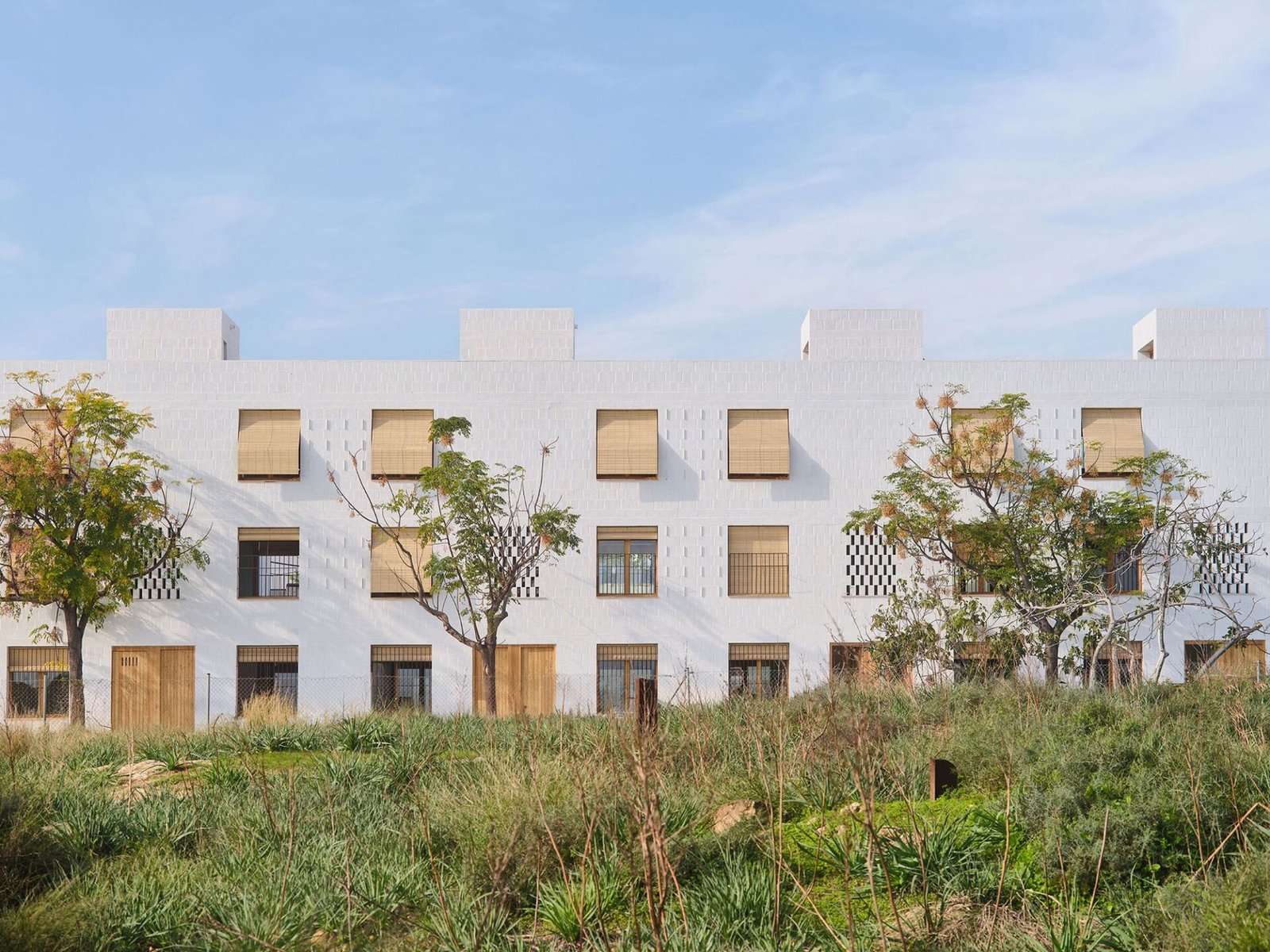Carles Enrich Studio - 11 Viviendas sociales en Palma de Mallorca (Adrià Goula)