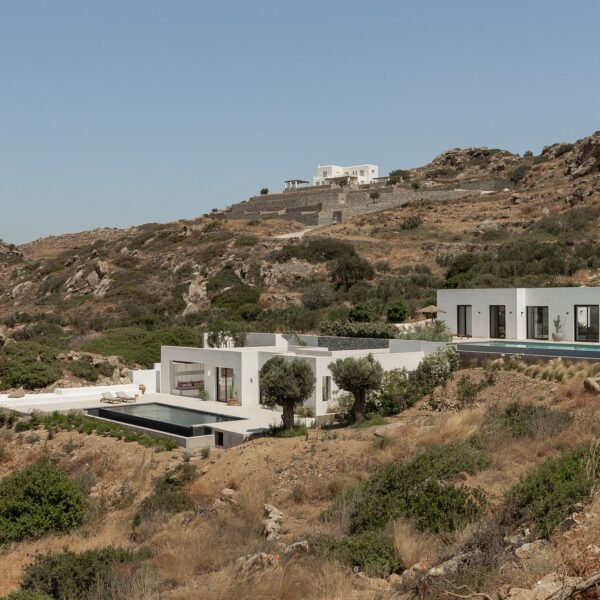 Plinthos Architects + Stefania Ntinou Architect - La Natura Villas (Nikos Karampinis)