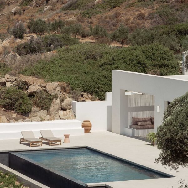 Plinthos Architects + Stefania Ntinou Architect - La Natura Villas (Nikos Karampinis)