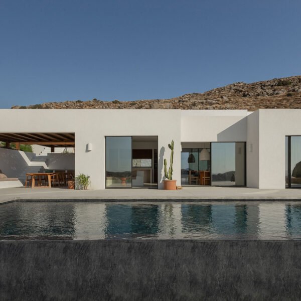 Plinthos Architects + Stefania Ntinou Architect - La Natura Villas (Nikos Karampinis)
