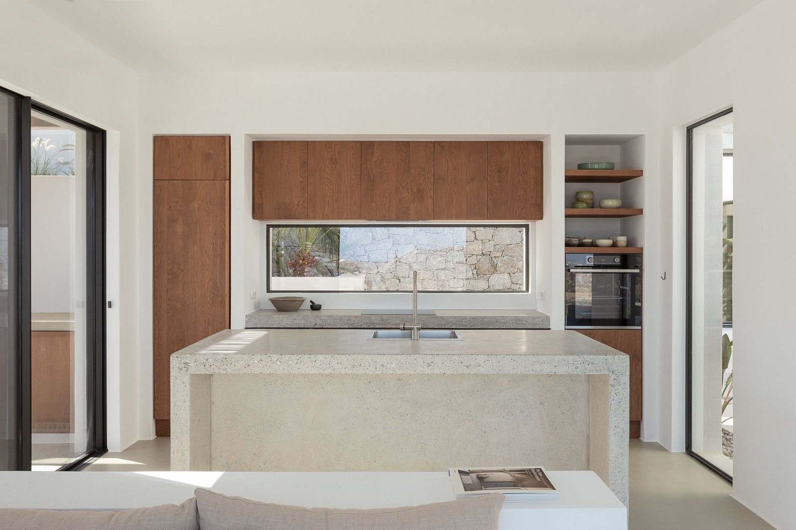 Plinthos Architects + Stefania Ntinou Architect - La Natura Villas (Nikos Karampinis)
