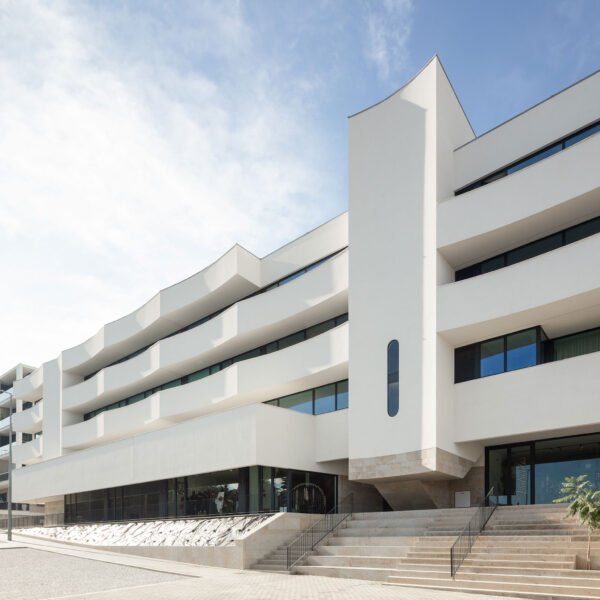 Atelier Tiago do Vale - Edificio Aurora 10 (João Morgado)