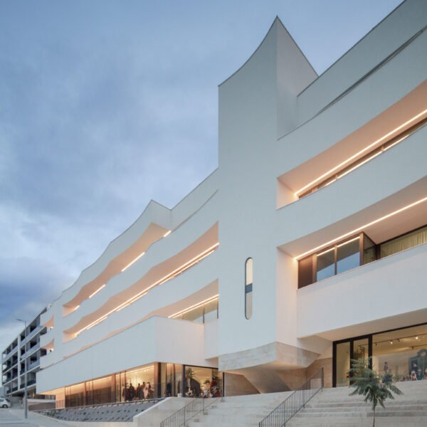 Atelier Tiago do Vale - Edificio Aurora 10 (João Morgado)