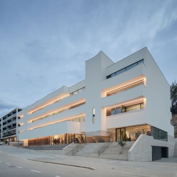 Atelier Tiago do Vale - Edificio Aurora 10 (João Morgado)