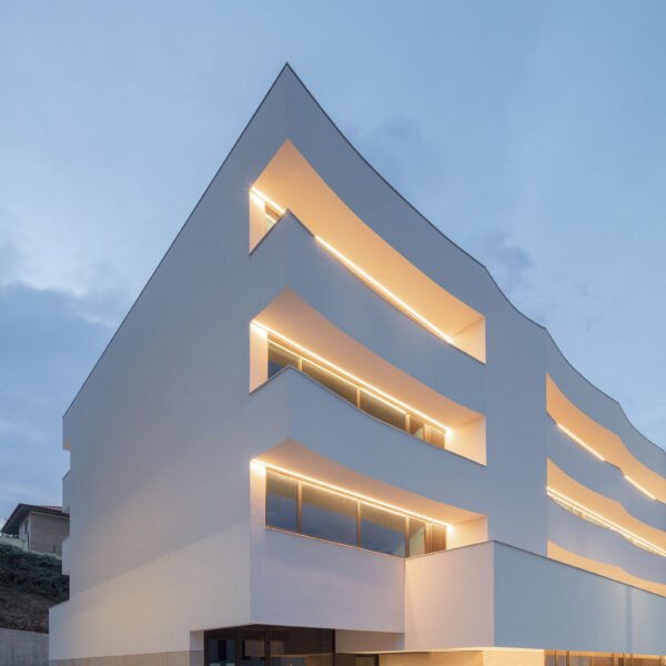 Atelier Tiago do Vale - Edificio Aurora 10 (João Morgado)