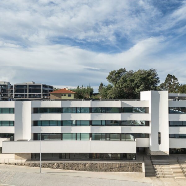 Atelier Tiago do Vale - Edificio Aurora 10 (João Morgado)