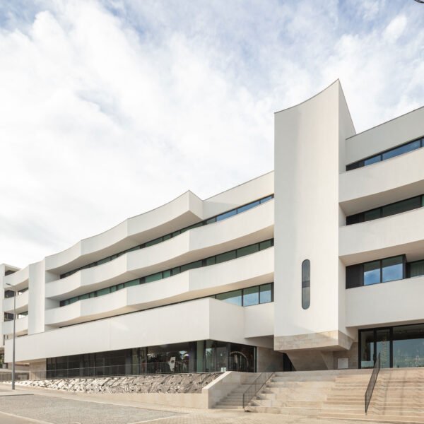 Atelier Tiago do Vale - Edificio Aurora 10 (João Morgado)