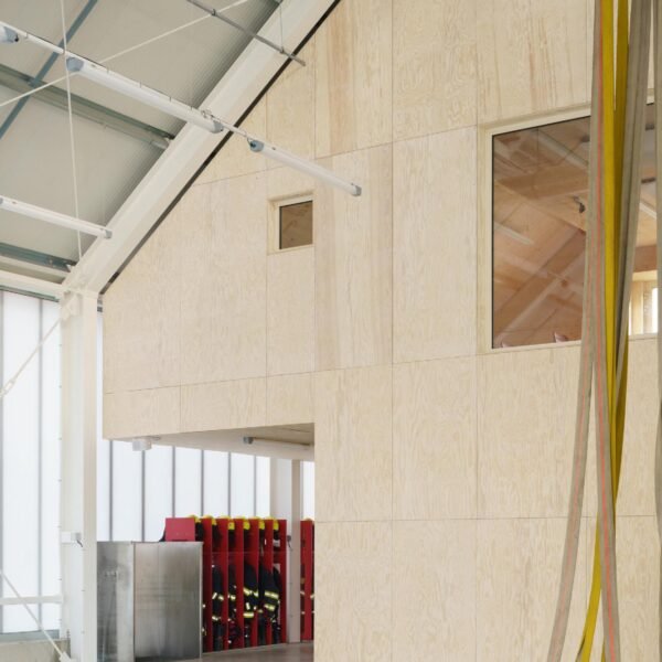 Soa Architekti - Estación de Bomberos de Jircany (Alex Shoots Buildings)