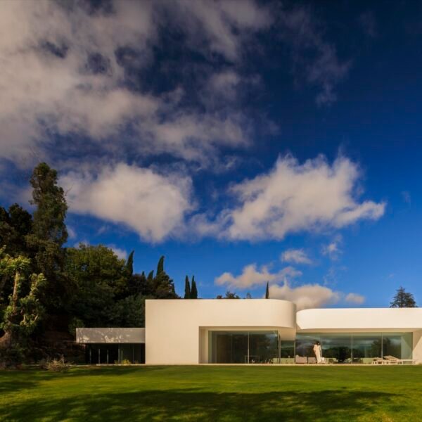 Fran Silvestre Arquitectos - Villa 18 en La Moraleja (Fernando Guerra)