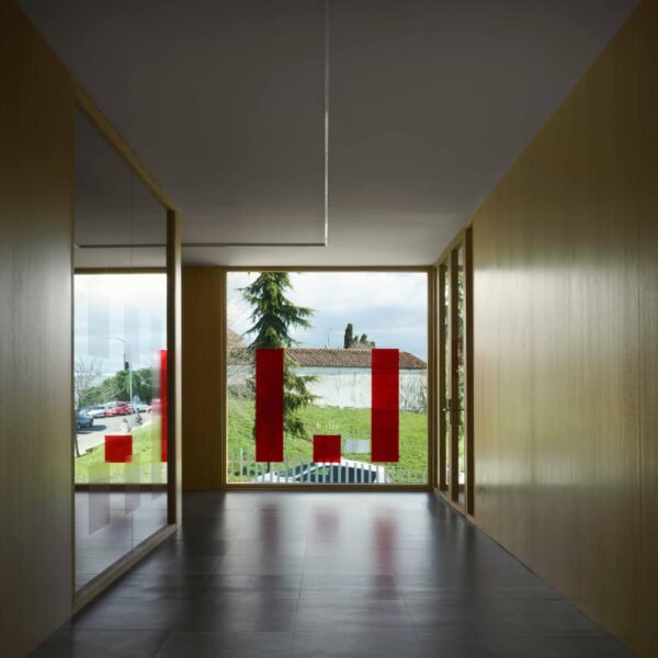 Israel Alba Estudio - Sede Cruz Roja (Jesús Granada y María Arias)
