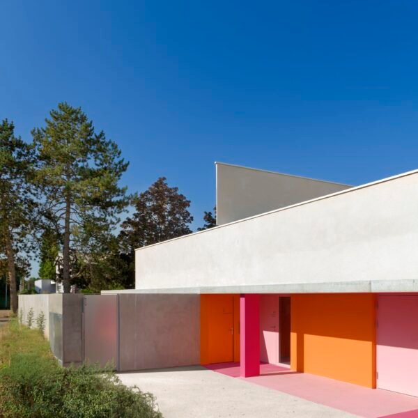 Dominique Coulon & Associes - Guardería Infantil Multiusos (Eugeni Pons)