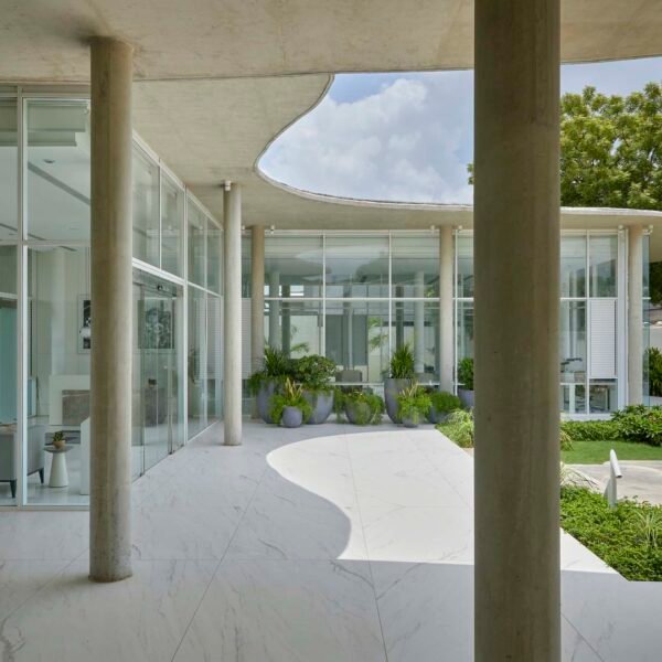 Hiren Patel Architects - Amoeba 2.O Office (Talib Chitalwala)