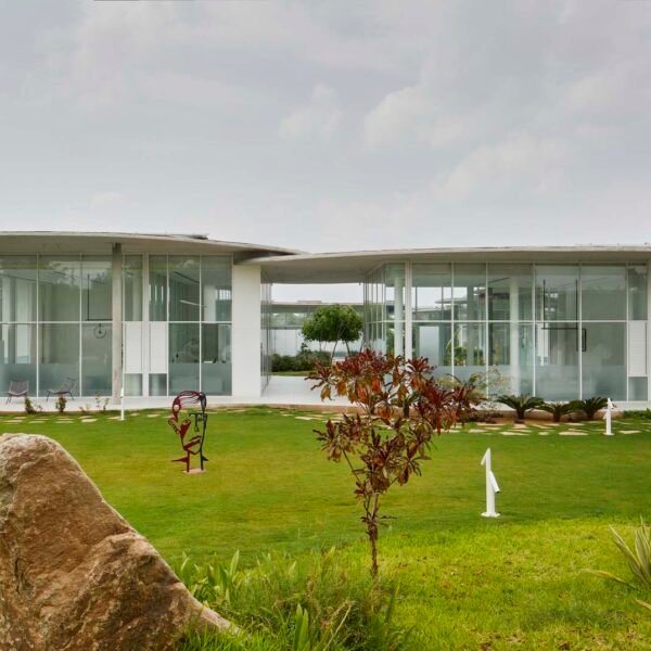 Hiren Patel Architects - Amoeba 2.O Office (Talib Chitalwala)