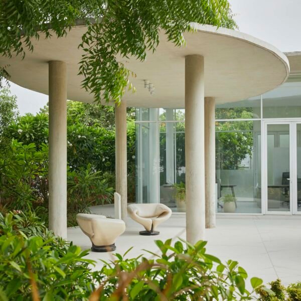 Hiren Patel Architects - Amoeba 2.O Office (Talib Chitalwala)