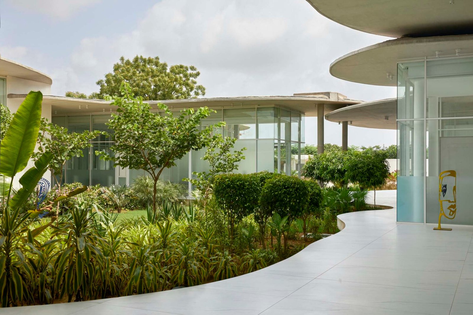 Hiren Patel Architects - Amoeba 2.O Office (Talib Chitalwala)