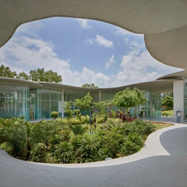 Hiren Patel Architects - Amoeba 2.O Office (Talib Chitalwala)