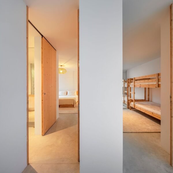 Pereira Miguel Arquitectos + Nuno Martins Correia - Casa Árbol (Fernando Guerra)