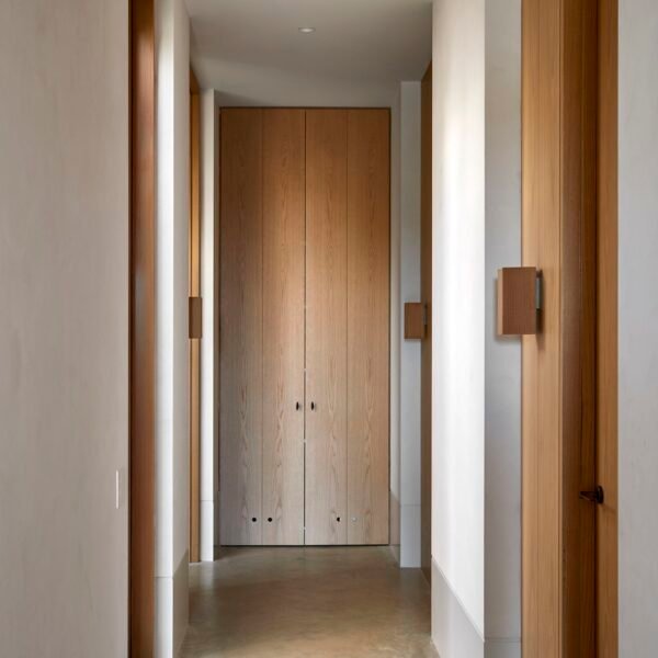 Davidov Architects - Residencia EPSC (Timothy Kaye, Shannon McGrath)