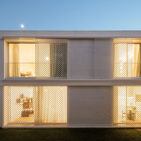 João Tiago Aguiar - Casa Restelo MVS (Francisco Nogueira) The aim was to design a sophisticated and harmonious contemporary home which blended modern functionality with mid-20th-century charm, offering a perfect balance of comfort, style, and practicality.