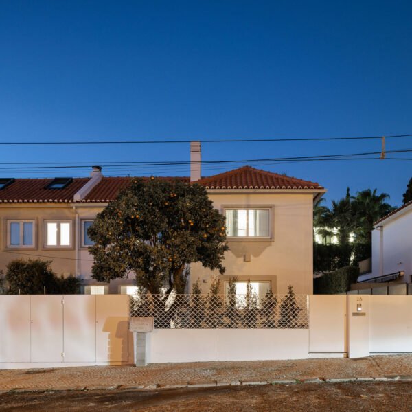 João Tiago Aguiar - Casa Restelo MVS (Francisco Nogueira) The aim was to design a sophisticated and harmonious contemporary home which blended modern functionality with mid-20th-century charm, offering a perfect balance of comfort, style, and practicality.