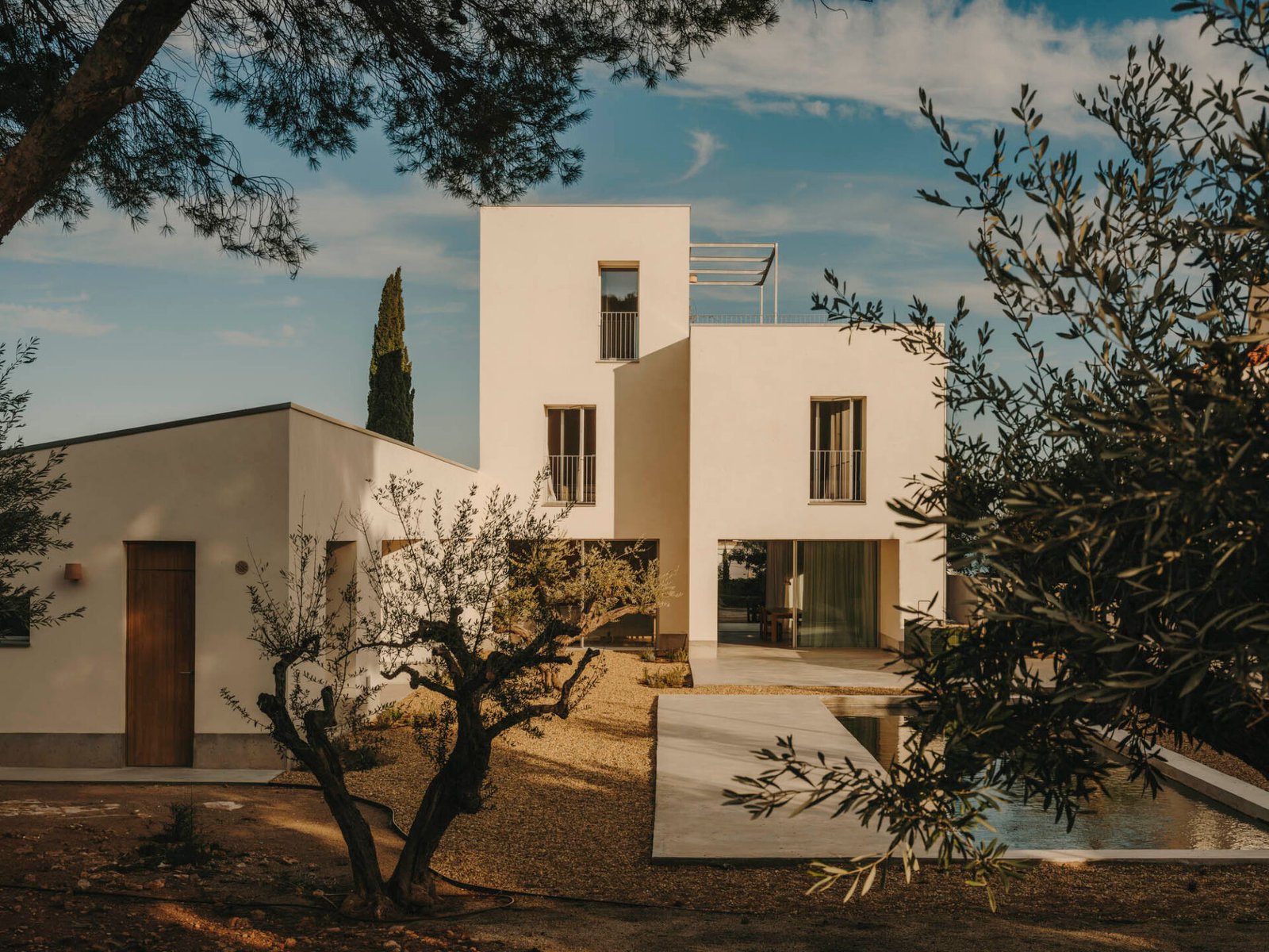 Skye Maunsell Studio + Jordi Veciana + Juan Gurrea Rumeu - Casa TD (Salva López + simone Marcolin)