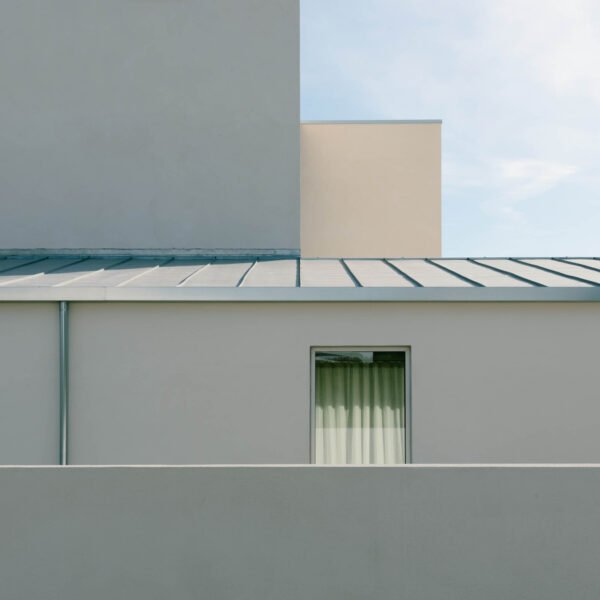 Skye Maunsell Studio + Jordi Veciana + Juan Gurrea Rumeu - Casa TD (Salva López + simone Marcolin)